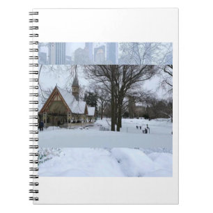 Cuaderno Escena Mágica de Nieve Urbana – Invierno en la Ciu