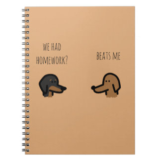 cuaderno escolar de perro marrón