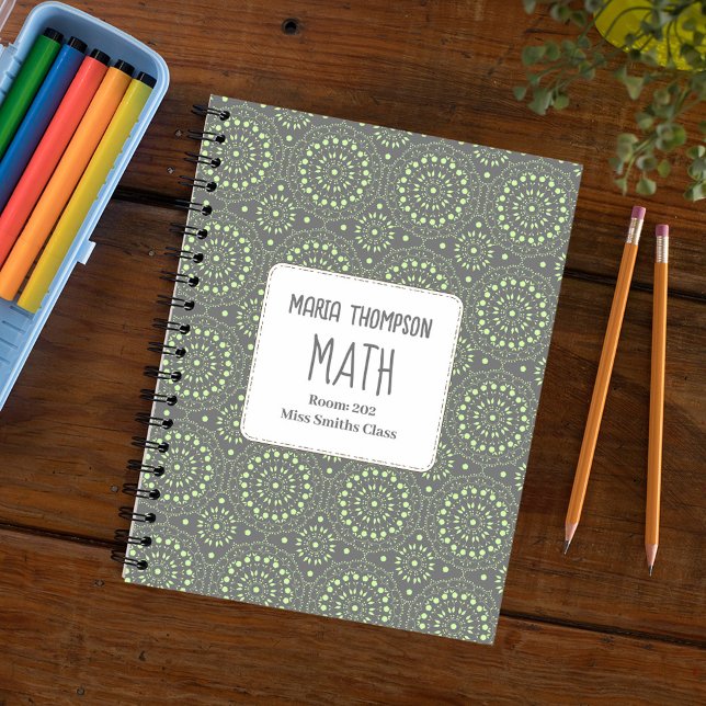 Cuaderno Escuela verde moderna personalizada (Green and grey patterned spiral notebook)