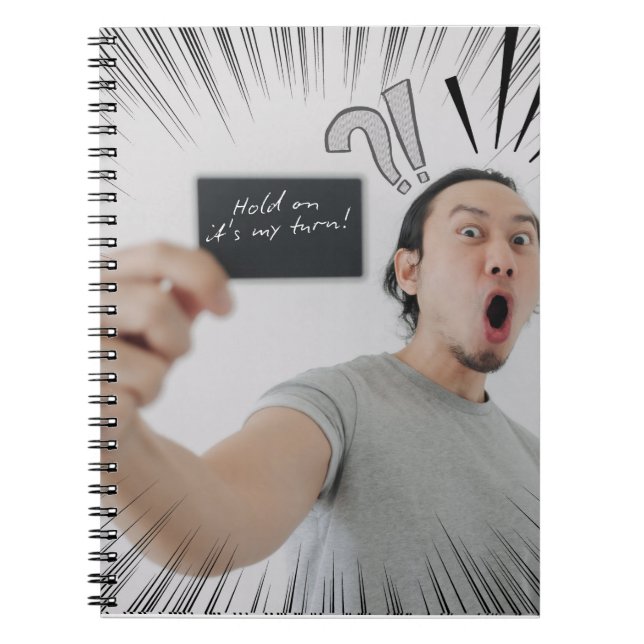Cuaderno ¡Espera, Es Mi Turno! – Diseño de Expresión Cómica (Frente)
