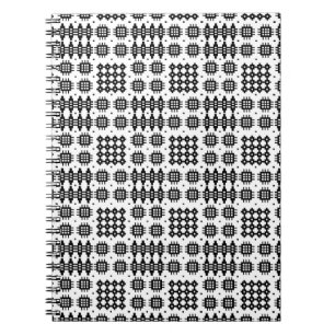 Cuaderno espiral blanco del negro del modelo de la