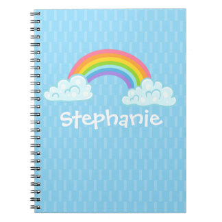 Cuaderno espiral caprichoso arcoíris con nombre pe