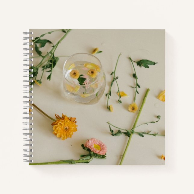 Cuaderno espiral de 8,5" x 8,5" (Anverso)