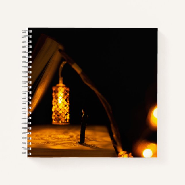 Cuaderno espiral de 8,5" x 8,5" (Anverso)