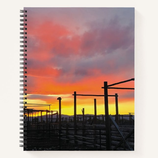 Cuaderno espiral de corral al atardecer (Anverso)