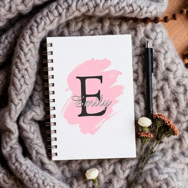 Cuaderno espiral de monograma personalizado rosa p (Fully customizable paint stroke monogram notebook)