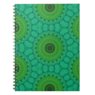 Cuaderno espiral de patrón circular verde y azul