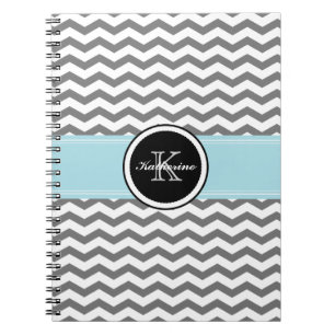 Cuaderno espiral gris de Chevron del monograma