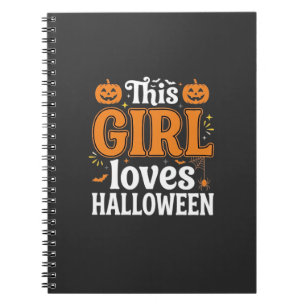 Cuaderno Esta chica ama la tipografía de Halloween SVG Desi