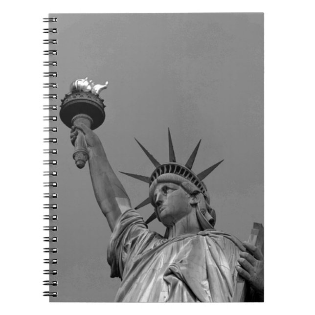 Cuaderno Estatua blanca y negra de la libertad de Nueva Yor (Frente)