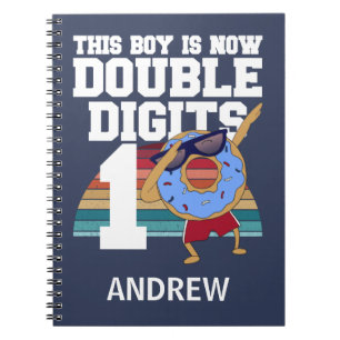 Cuaderno Este chico es ahora doble dígito gracioso 10 cump