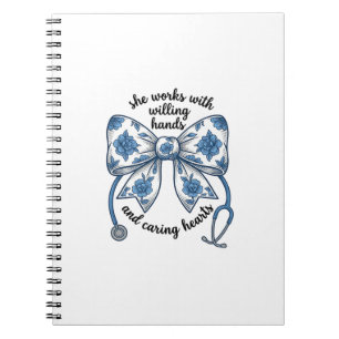 Cuaderno Estetoscopio de enfermera con lazo floral grabado