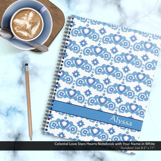 Cuaderno Estrellas de amor celestes Nombre blanco (Celestial Love Stars Hearts White Notebook Personalized with Your Name.)