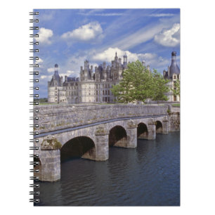 Cuaderno Europa, Francia, Chambord. Un puente de piedra con