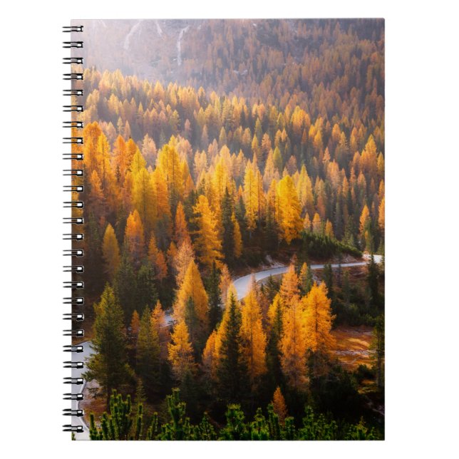 Cuaderno Excelentes vistas a la sinuosa carretera. Dramátic (Frente)