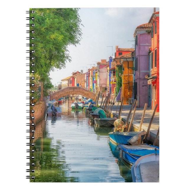 Cuaderno Explora el Encanto Vibrante de Burano (Frente)