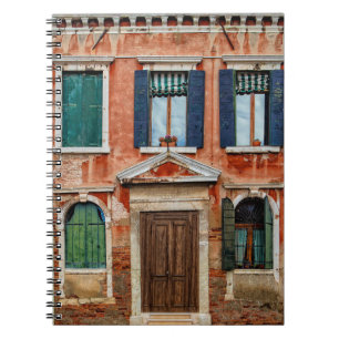 Cuaderno FACHADA DE EDIFICIO PINTADA POR naranjas