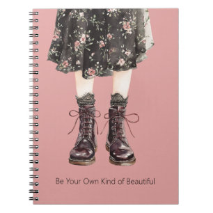 Cuaderno Falda de flores rosas negras Botas