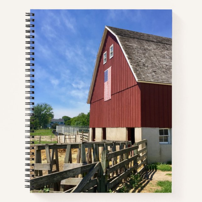 Cuaderno Farms | Red Barn With American Flag (Anverso)