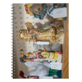 Cuaderno Figuras de ángel cerámico en ropa de época