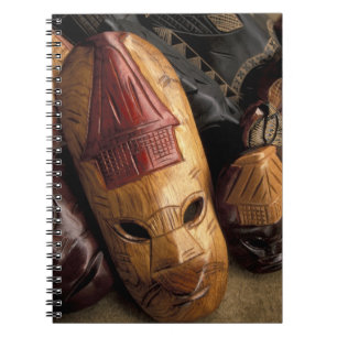 Cuaderno Fiji, Viti Levu Máscaras en un mercado de una ciud
