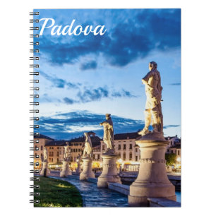 Cuaderno Fila de estatuas iluminadas en Padova