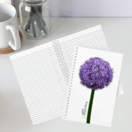 Cuaderno Flor de Allium púrpura sobre fondo blanco