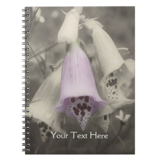 Cuaderno Flor De Foxglove Rosa En Blanco Y Negro