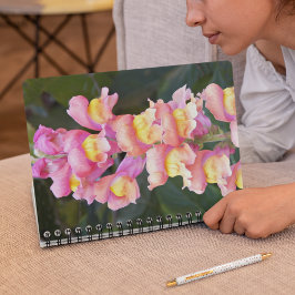 Cuaderno Floral de chantajes rosados y amarillos