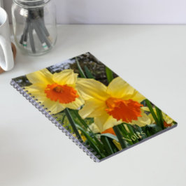Cuaderno floral de narcisos amarillos y naranjas