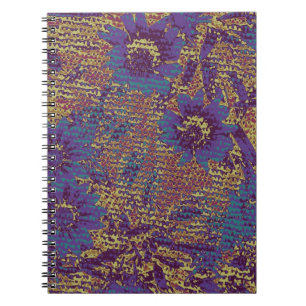 Cuaderno Flores azules contra modelo del camuflaje de la