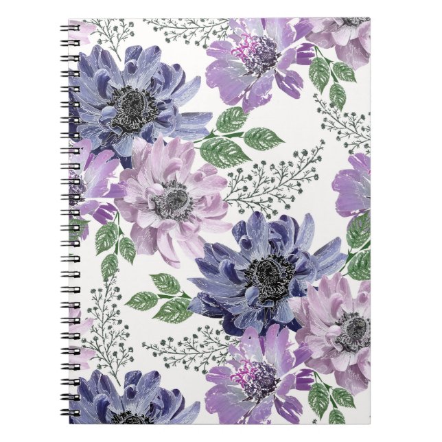 Cuaderno Flores azules y lilas sobre un fondo blanco. (Frente)