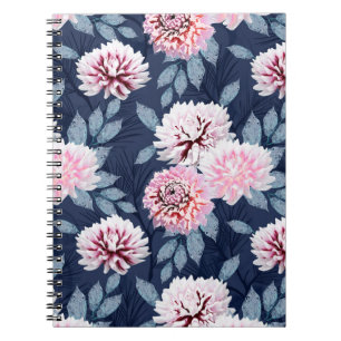 Cuaderno Flores blancas y rosas sobre azul oscuro.