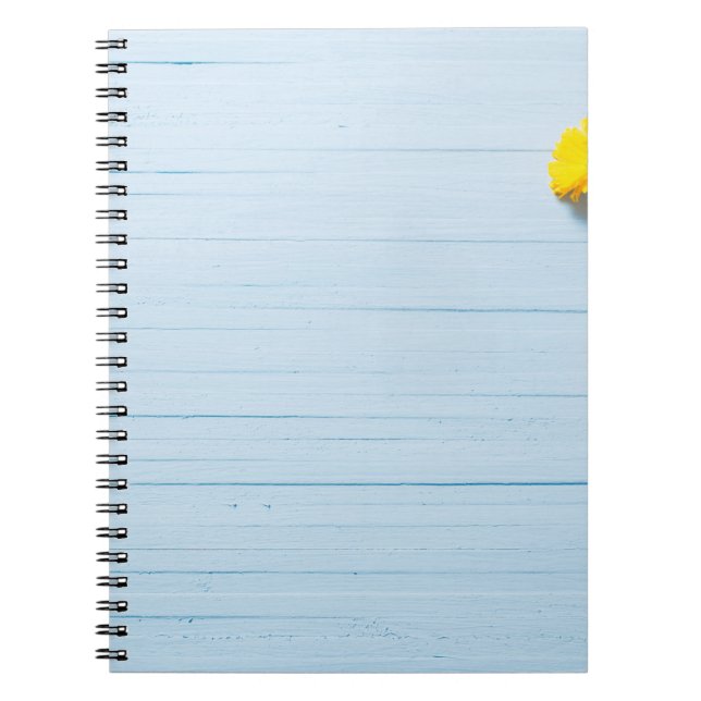 Cuaderno Flores de caléndula: fondo de madera azul (Frente)
