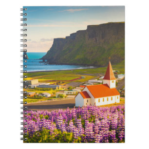 Cuaderno Flores Lupines en flor en el sur de Islandia