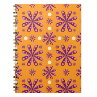 Cuaderno Flores Moradas Retro sobre Fondo Naranja
