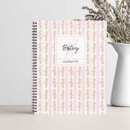Cuaderno Flores rosadas pastel y monograma coquette de raya