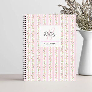 Cuaderno Flores rosadas pastel y monograma coquette de raya