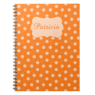 Cuaderno Flores suaves de color melocotón beige sobre fondo