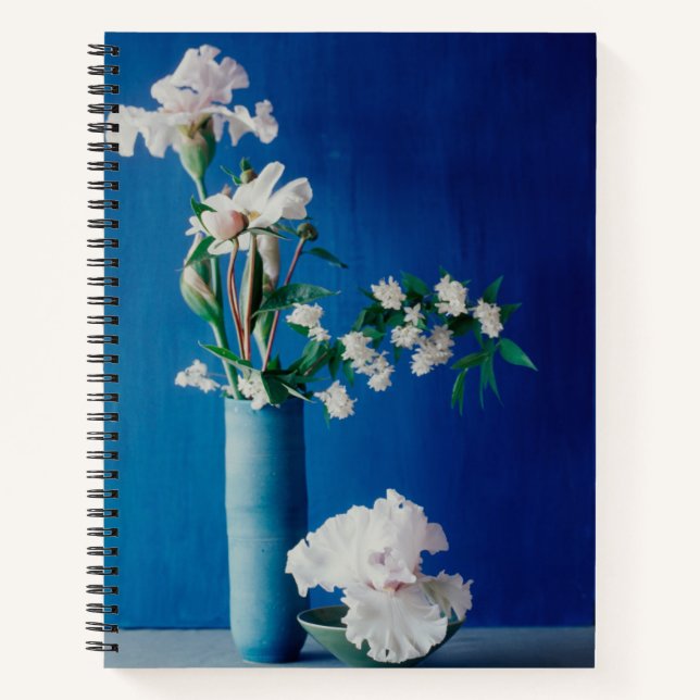 Cuaderno Flowers | White Iris in Vase (Anverso)