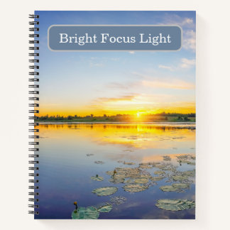 Cuaderno Foco Brillante Luz Almohadilla de Nenúfar Amanecer