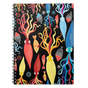 Cuaderno Fondo negro de peces de calamar multicolor