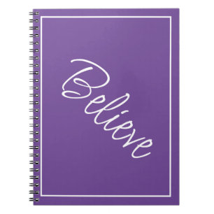 Cuaderno Fondo púrpura de la frase "creer"