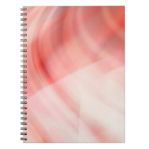 Cuaderno fondo rojo y rosa abstracto con anillos blancos