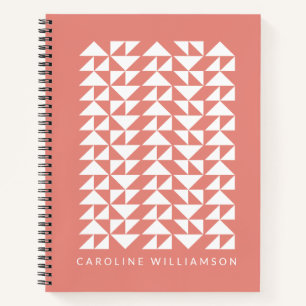 Cuaderno Formas de triángulo geométrico en coral personaliz