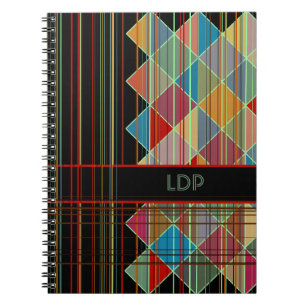 Cuaderno Formas de triángulo rayadas con iniciales en negro