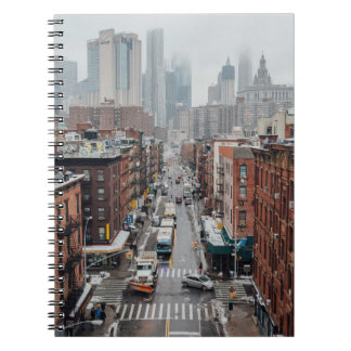 CUADERNO FOTO AÉREA DE CITYSCAPE DURANTE EL DÍA