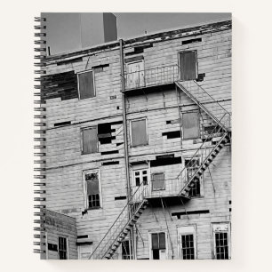Cuaderno Foto de edificio de fábrica abandonado y deteriora