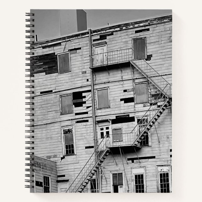Cuaderno Foto de edificio de fábrica abandonado y deteriora (Anverso)