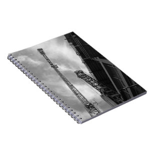 Cuaderno Foto de equipo de construcción de grúa y contrapes